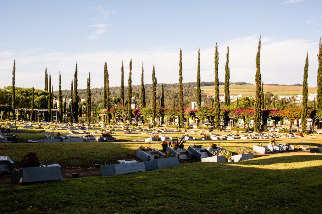Artigo sobre sepultamento. Memorial Cidade Jardim - Rio Claro/SP